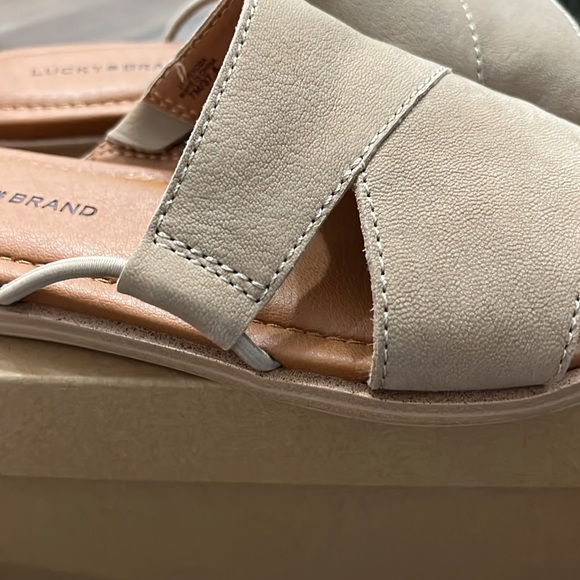 Lucky brand sandals - Picture 2 of 10